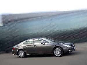 MERCEDES-BENZ CLS:  Discreto e ingenioso