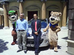 Peugeot España firma un acuerdo de patrocinio con el Parque Warner