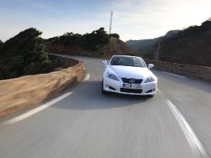 Lexus IS 250C: Refinamiento y distinción a cielo abierto