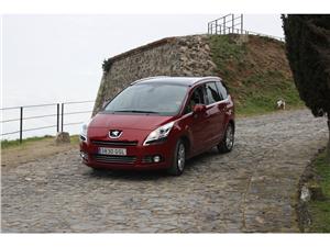 Peugeot 5008 2.0 HDI FAP 150 CV: Chasis impecable