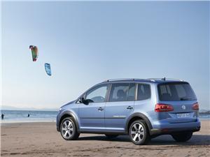 Volkswagen Touran: Nuevas versiones Cross y Bluemotion