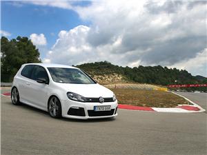 VW Golf R 2.0 TSI DSG 270 CV: Un GTI extra deportivo