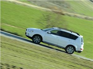 Mitsubishi Outlander 220 DI-D Motion 4x4: Sobresaliente