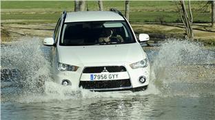 Mitsubishi Outlander 220 DI-D Motion 4x4: Sobresaliente