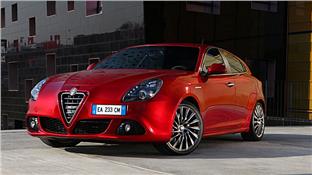 Alfa Romeo Giulietta Quadrifoglio Verde: Rojo Competizione