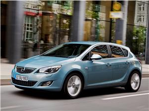 Opel Astra 2.0 CDTI ecoFLEX: Silencio en el semáforo