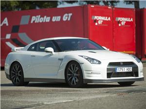 Nissan GT-R 2011